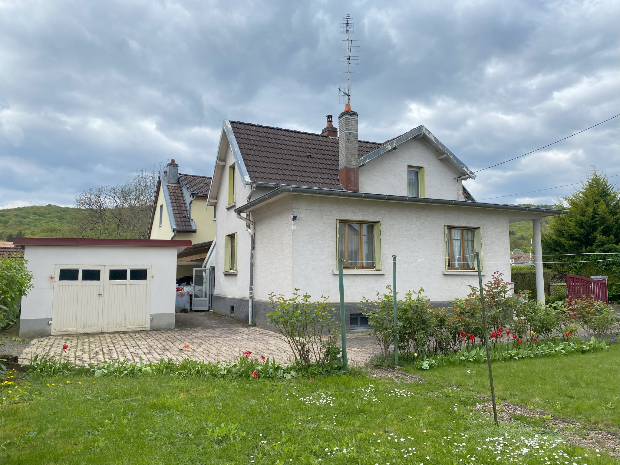Photo 1